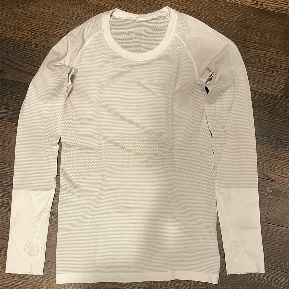 Lululemon White Long Sleeve Swiftly Tech Top size 6